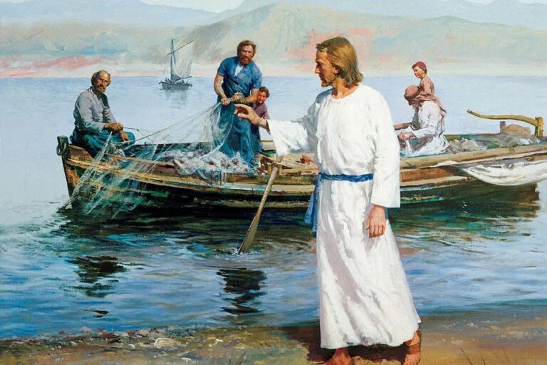 A barca de Jesus na praia com discipulos